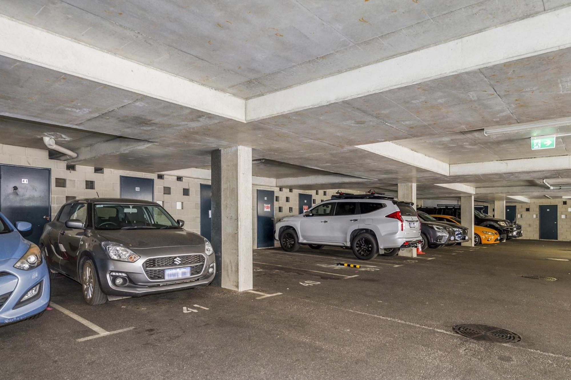 2-bed With Pool & Gym Apartment