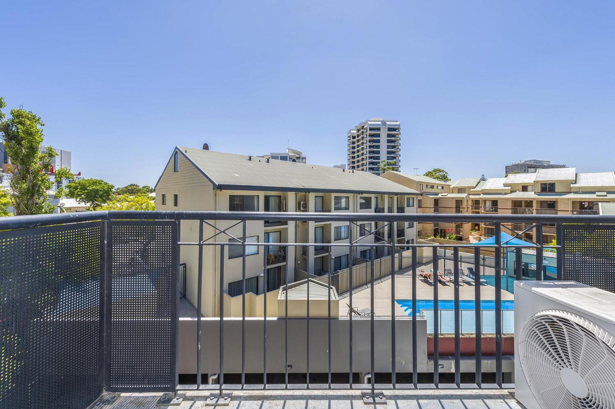 Apartment 2-bed With Pool & Gym *