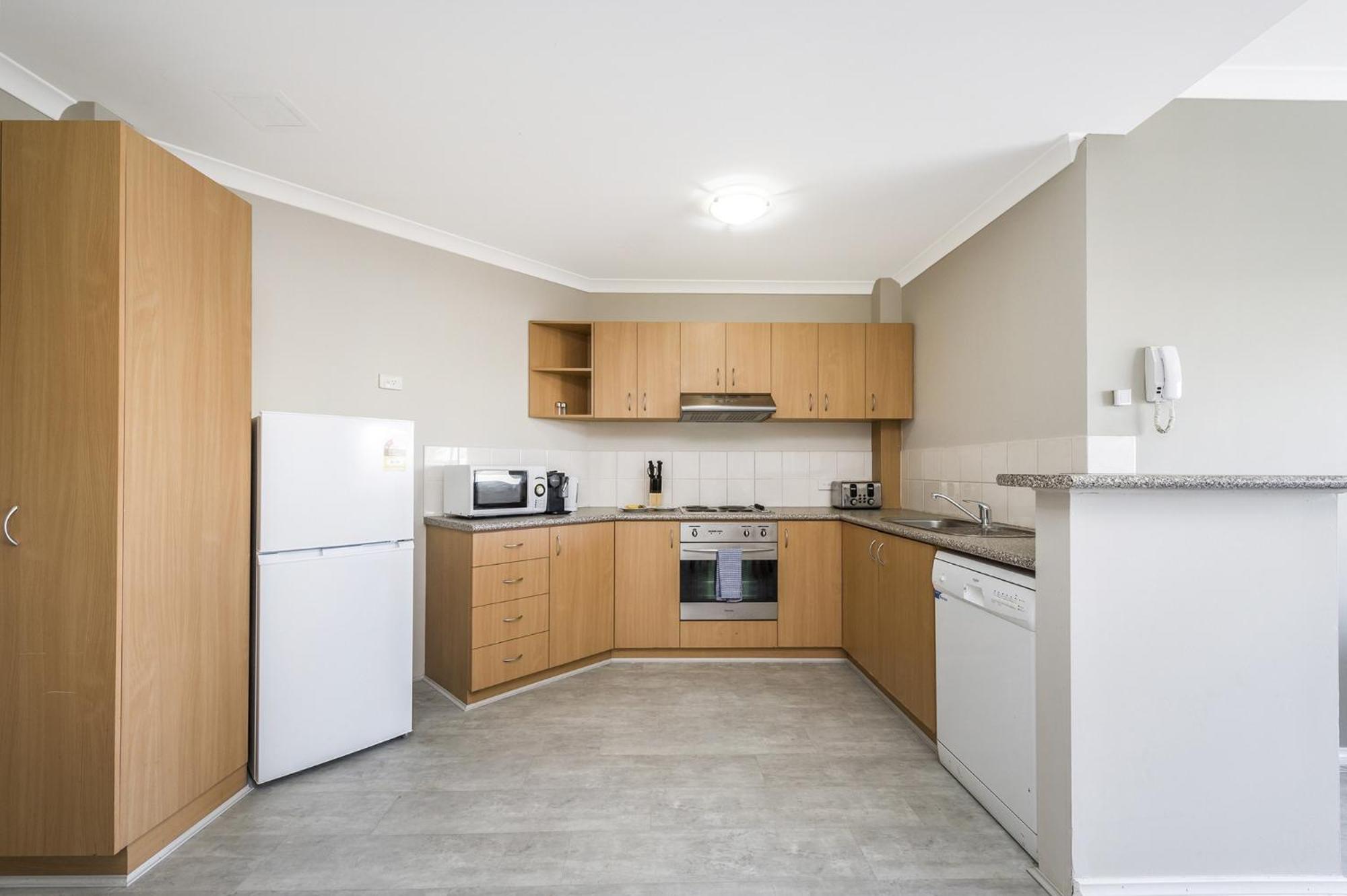 2-bed With Pool & Gym Apartment *
