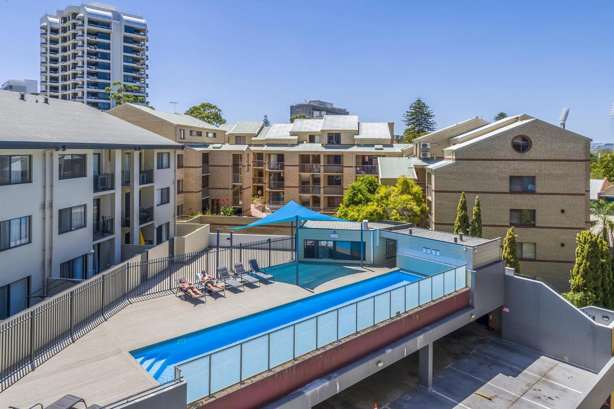 Apartment 2-bed With Pool & Gym *