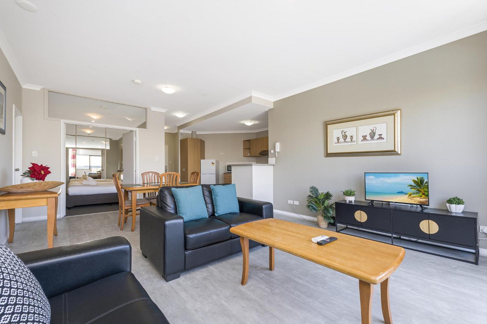 Apartment 2-bed With Pool & Gym Perth