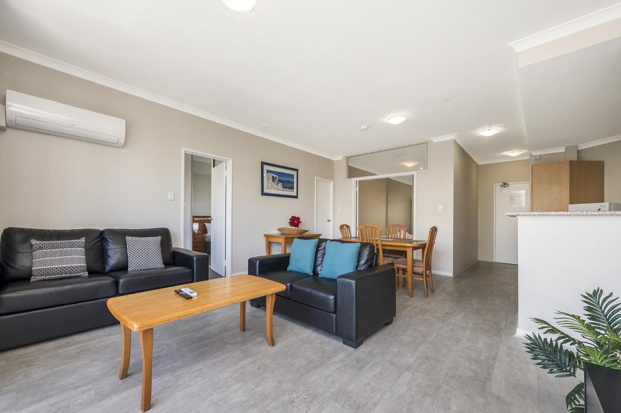 Apartment 2-bed With Pool & Gym