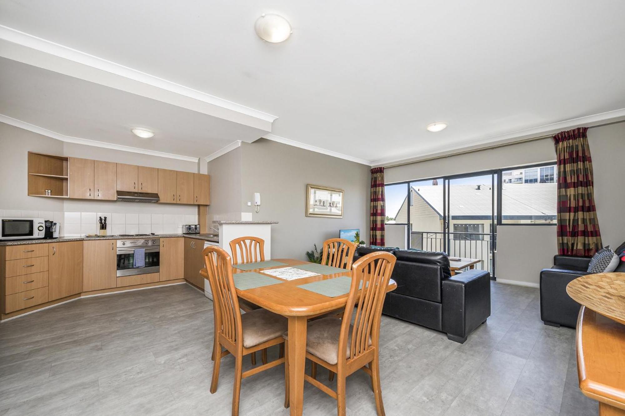 2-bed With Pool & Gym Perth
