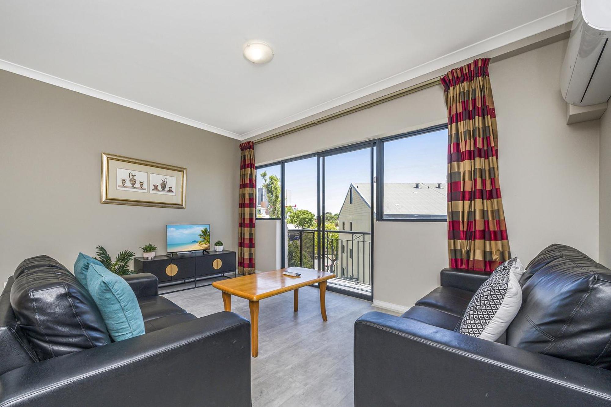 2-bed With Pool & Gym * Perth