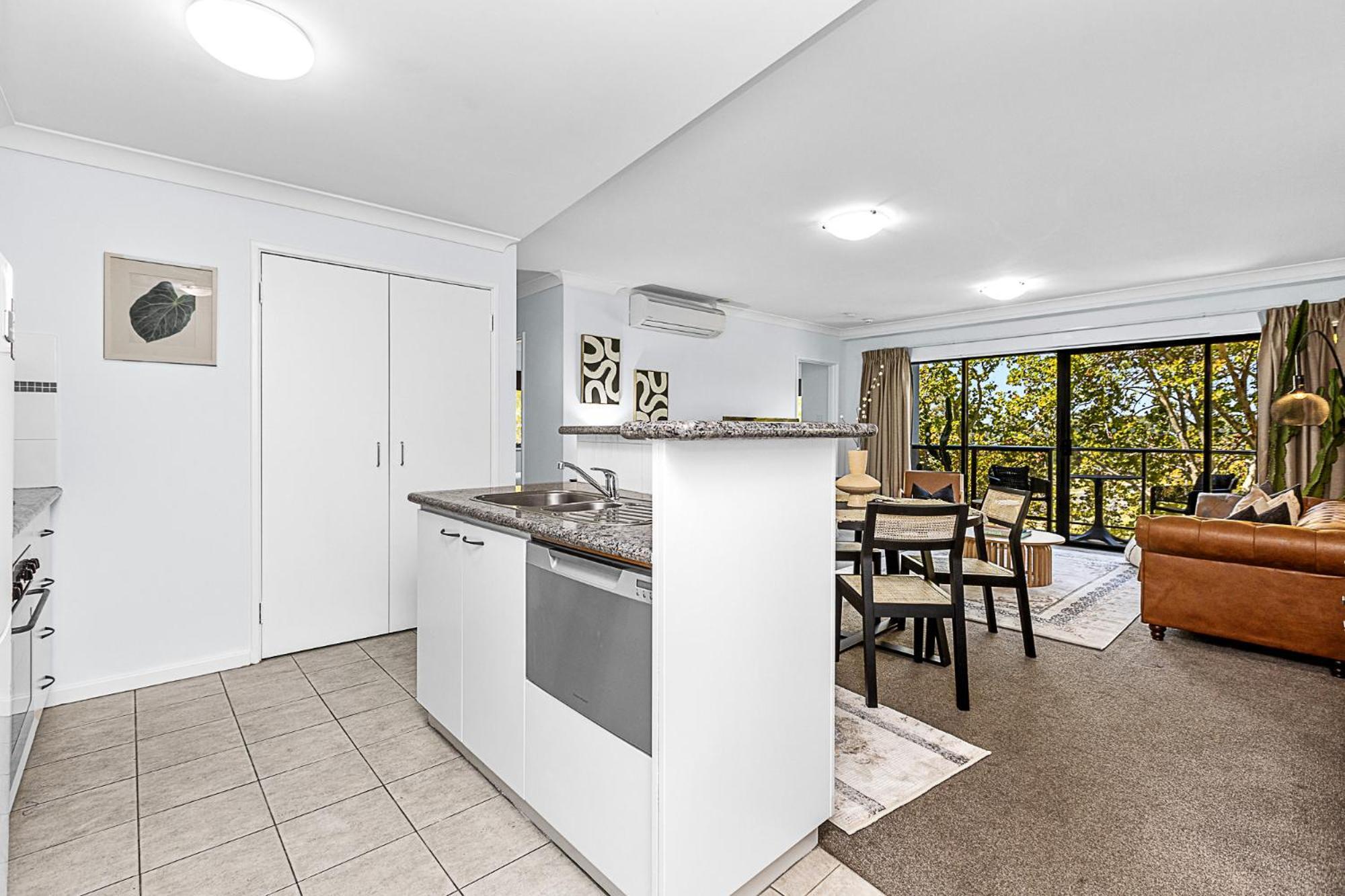 Luxe Modern Retreat Designer In * Perth