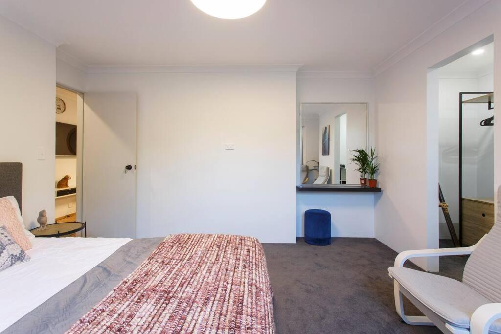 Luxe 3br With Kitchen & Laundry Perth