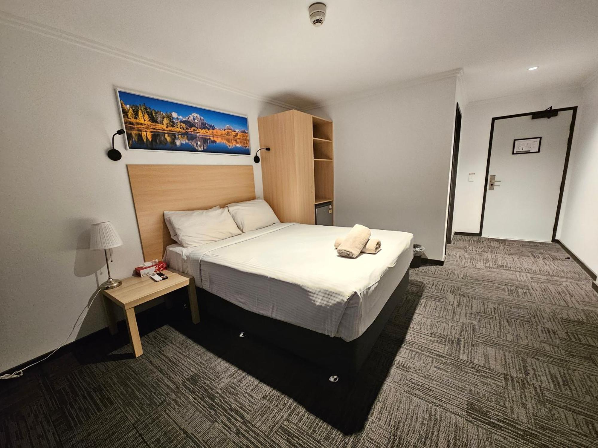 Econo Rivervale Lodge