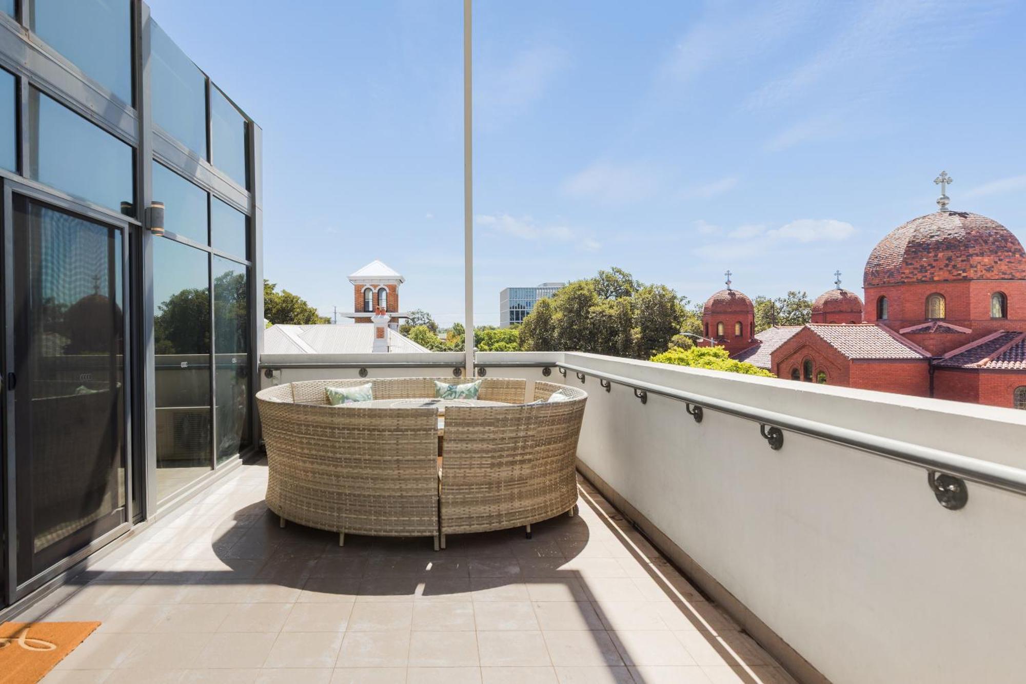 Penthouse In Northbridge Apartment