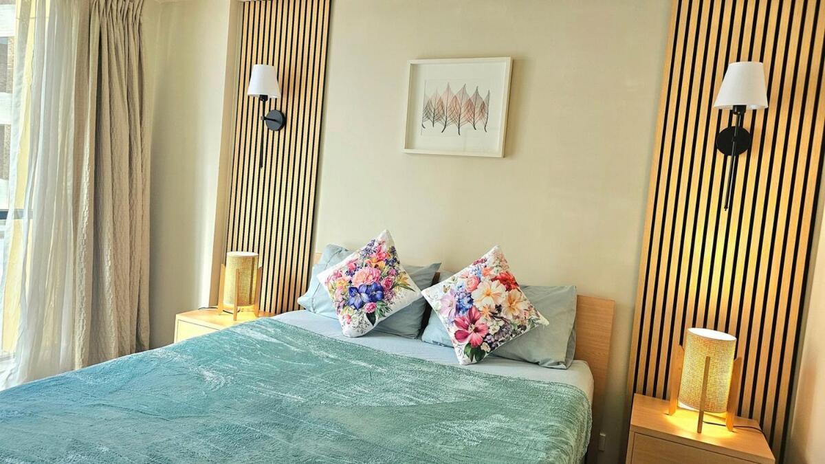 Joyful Stylish Retreat In Apartment *