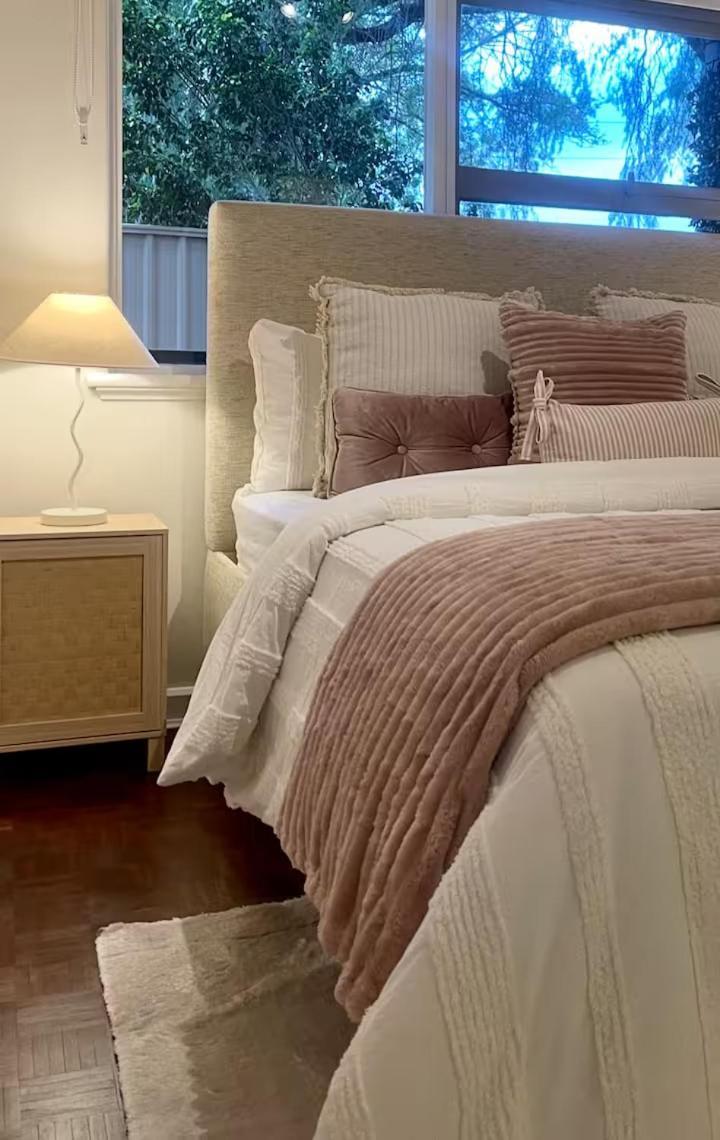 Apartment One Bedroom Steps From The *