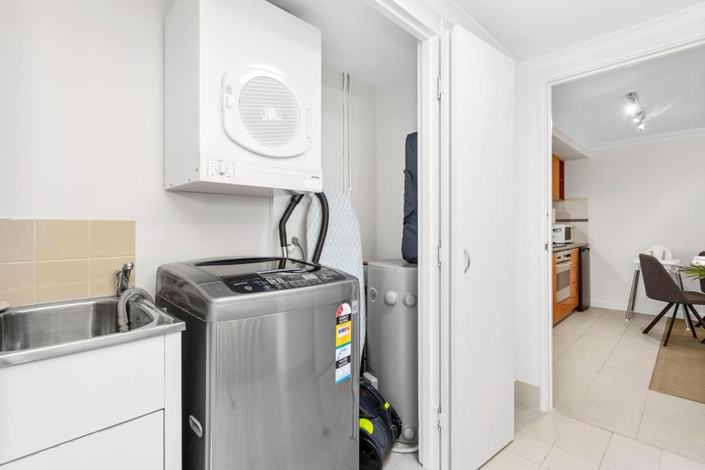 Pangsapuri Chic Living Retreat - 1 Bdrm In Perth's Heart