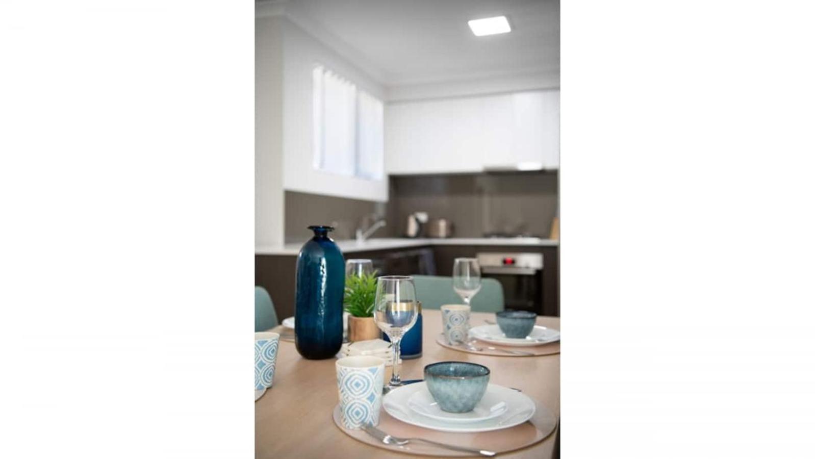 Apartemen Bright Trendy 2bdrm - Walk To River & Shops