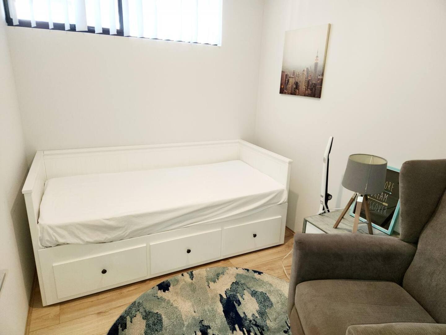 Bright Trendy 2bdrm - Walk To River & Shops Perth