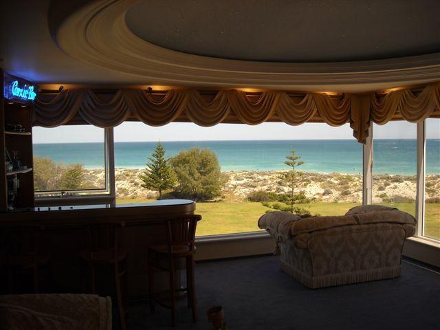 Beach Manor 4*
