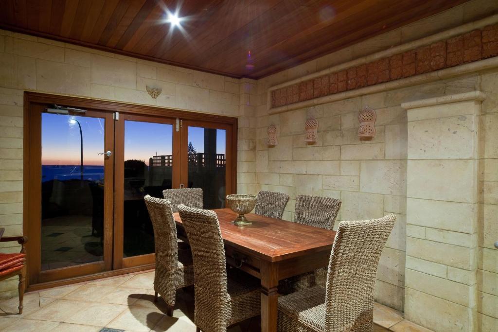 Beach Manor 4*