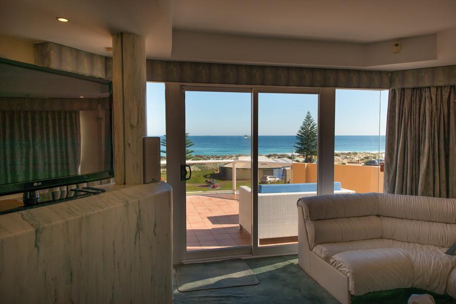 Beach Manor Hotel