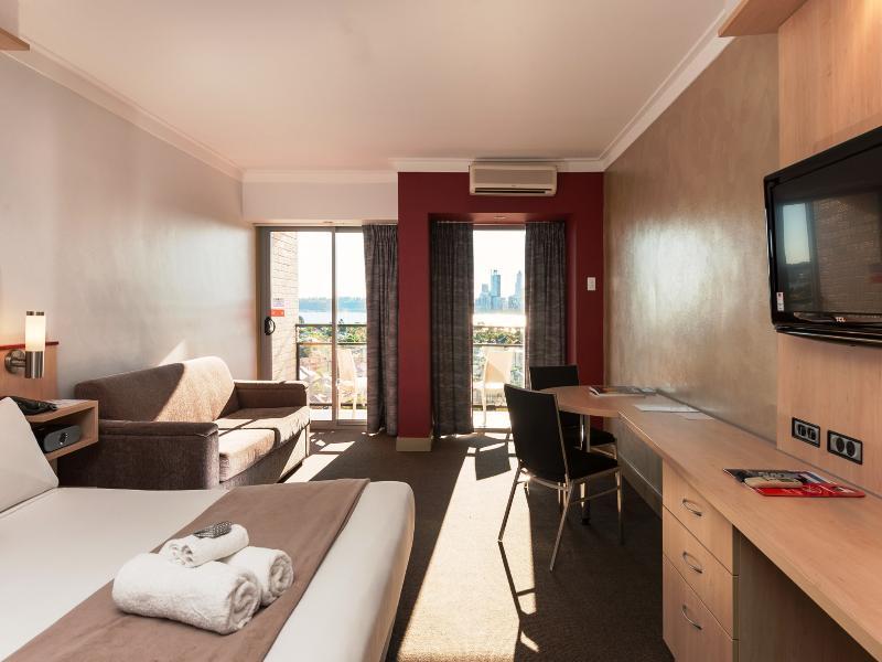 Hotel Metro 4*