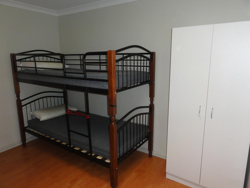 178 Backpackers