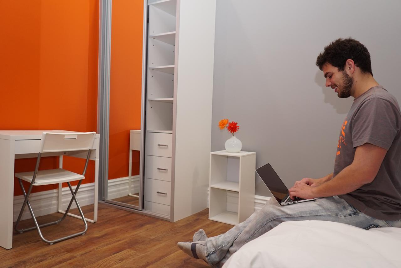 Cozzystay Hostel *