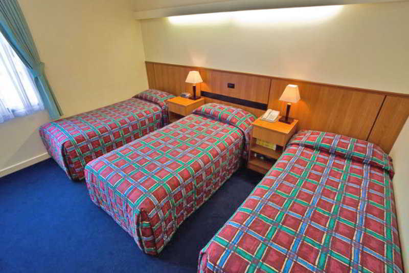 Metro Hotel
