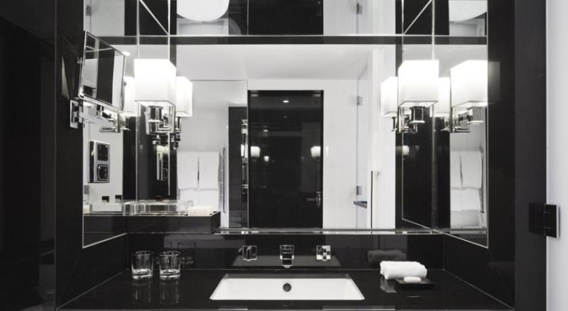 Crown Metropol
