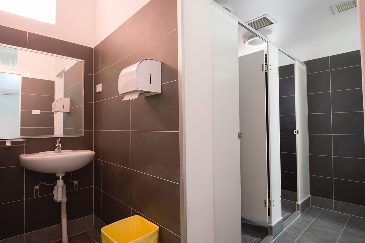 Hostel Wallaby Backpackers - Note - Valid Passport Required To Check In - *