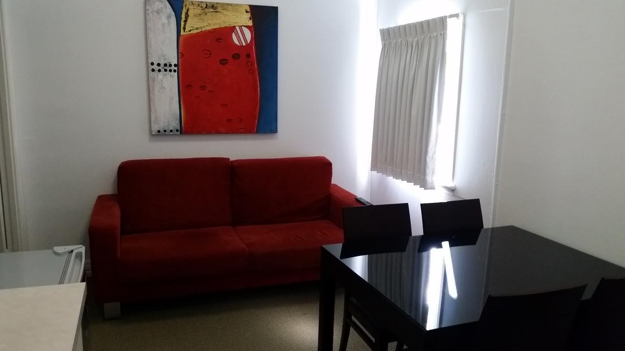 Hostel Wallaby Backpackers - Note - Valid Passport Required To Check In - Perth
