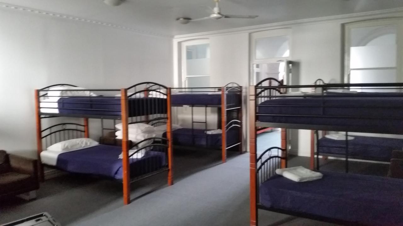 Hostel Wallaby Backpackers - Note - Valid Passport Required To Check In - *
