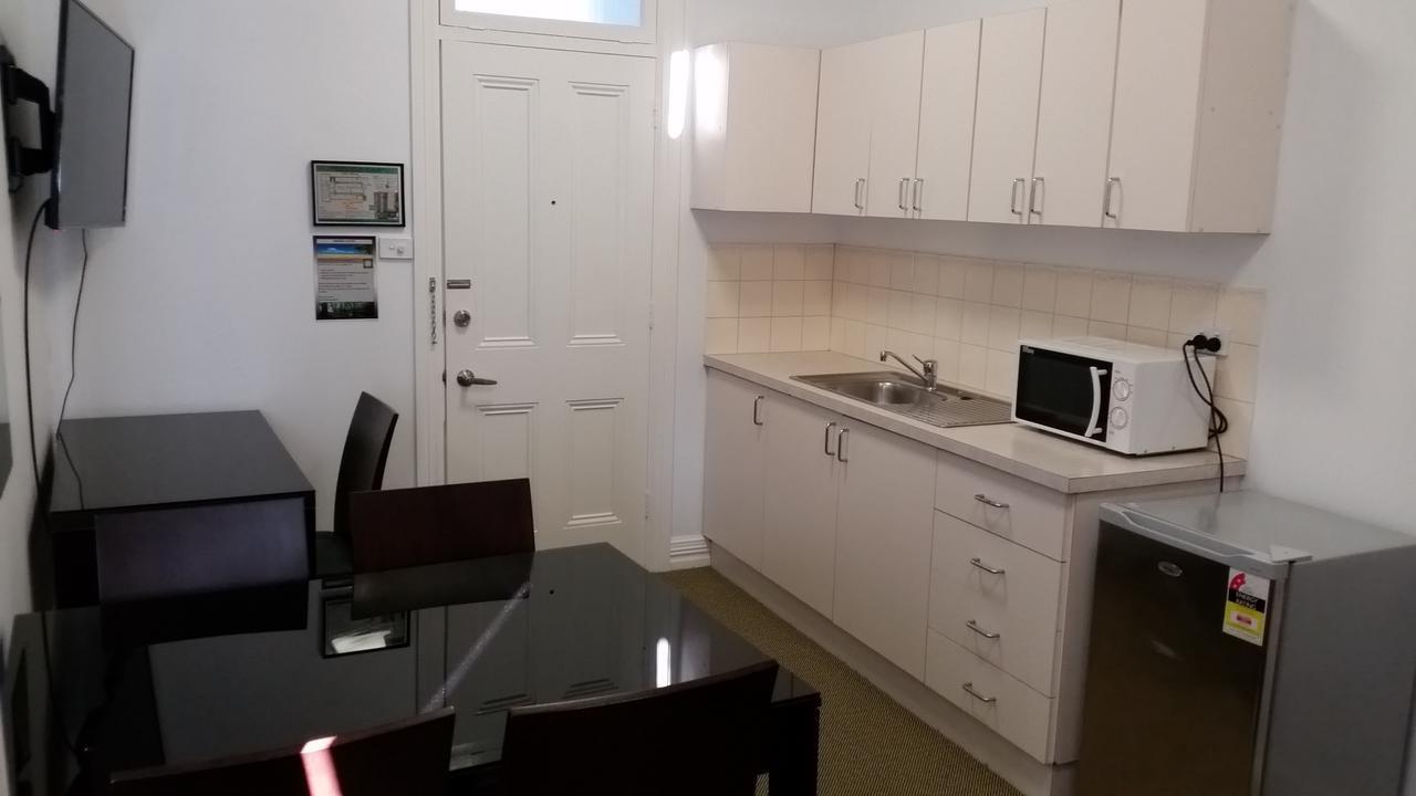 Wallaby Backpackers - Note - Valid Passport Required To Check In - * Perth