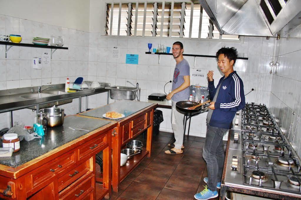 The Hive - Traveler Friendly, Passport Only Hostel *