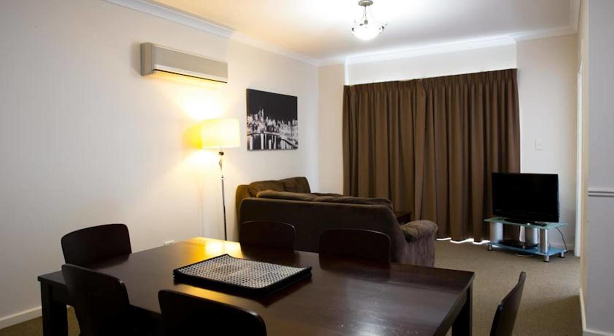 Regal Aparthotel Perth