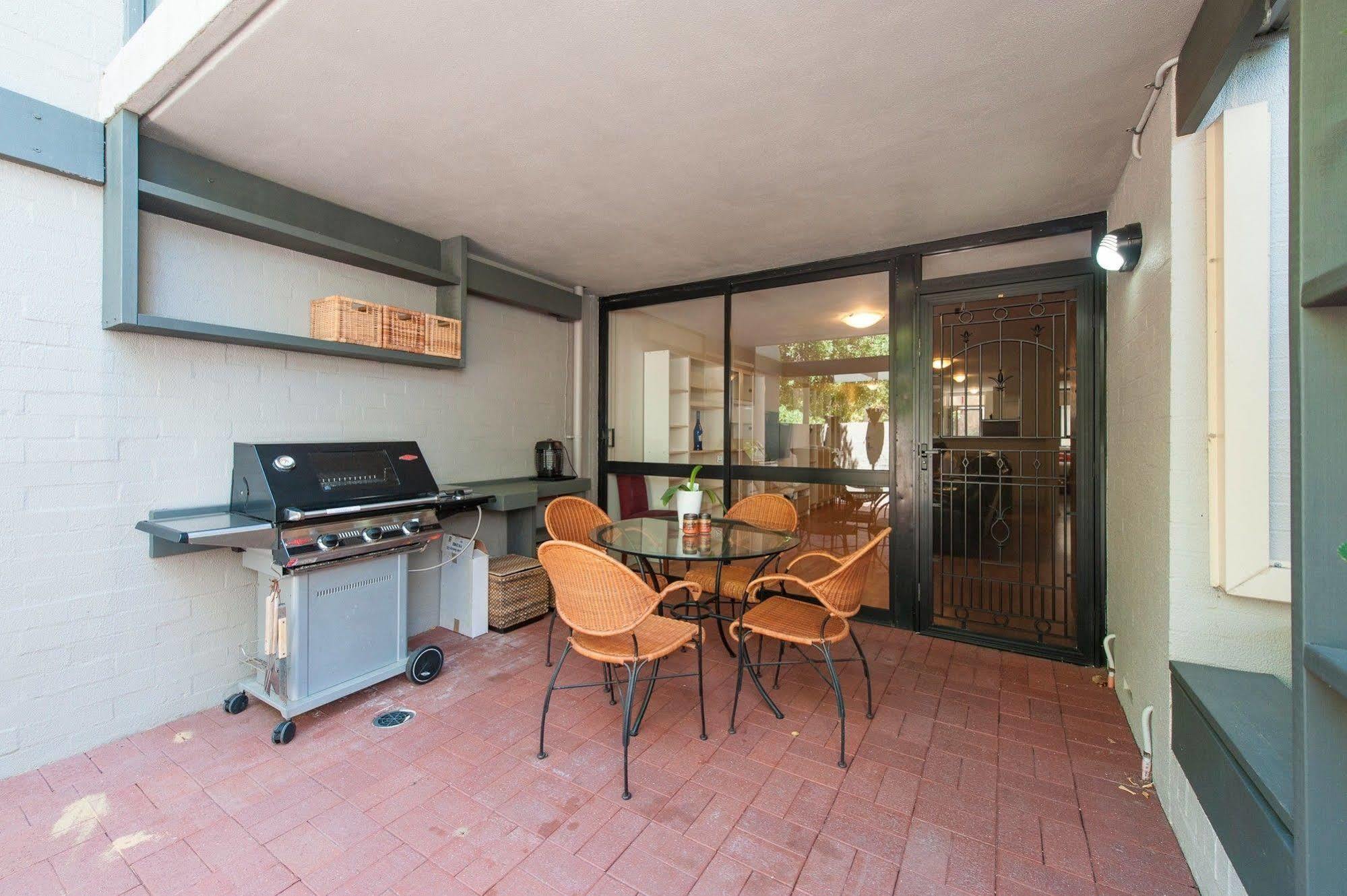 Gardens Apartment *