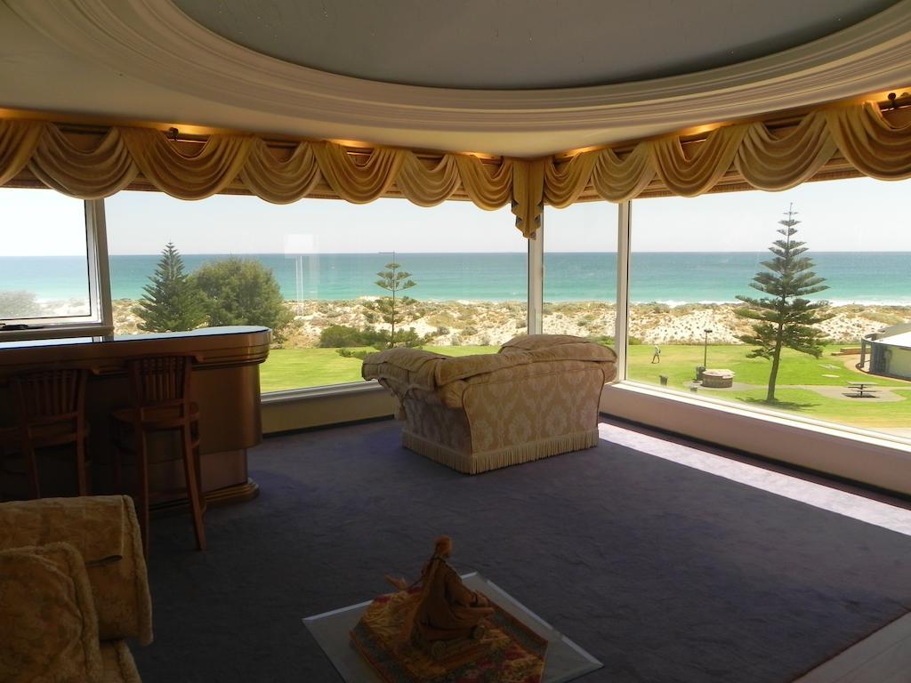 Beach Manor Hotel Perth