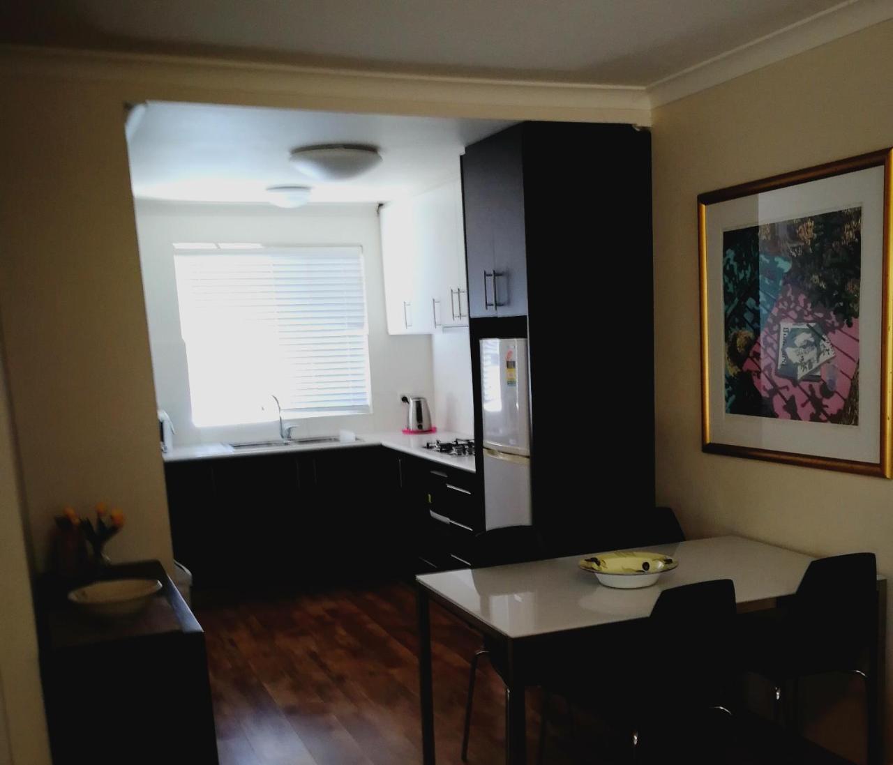 Mt.lawley Superb 2 Bedroom Ideally Located 5 Apartment