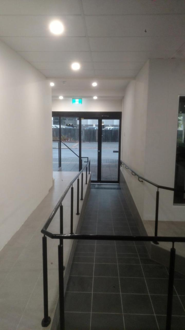 Backpackers - Note - Valid Passport Required To Check In * Perth