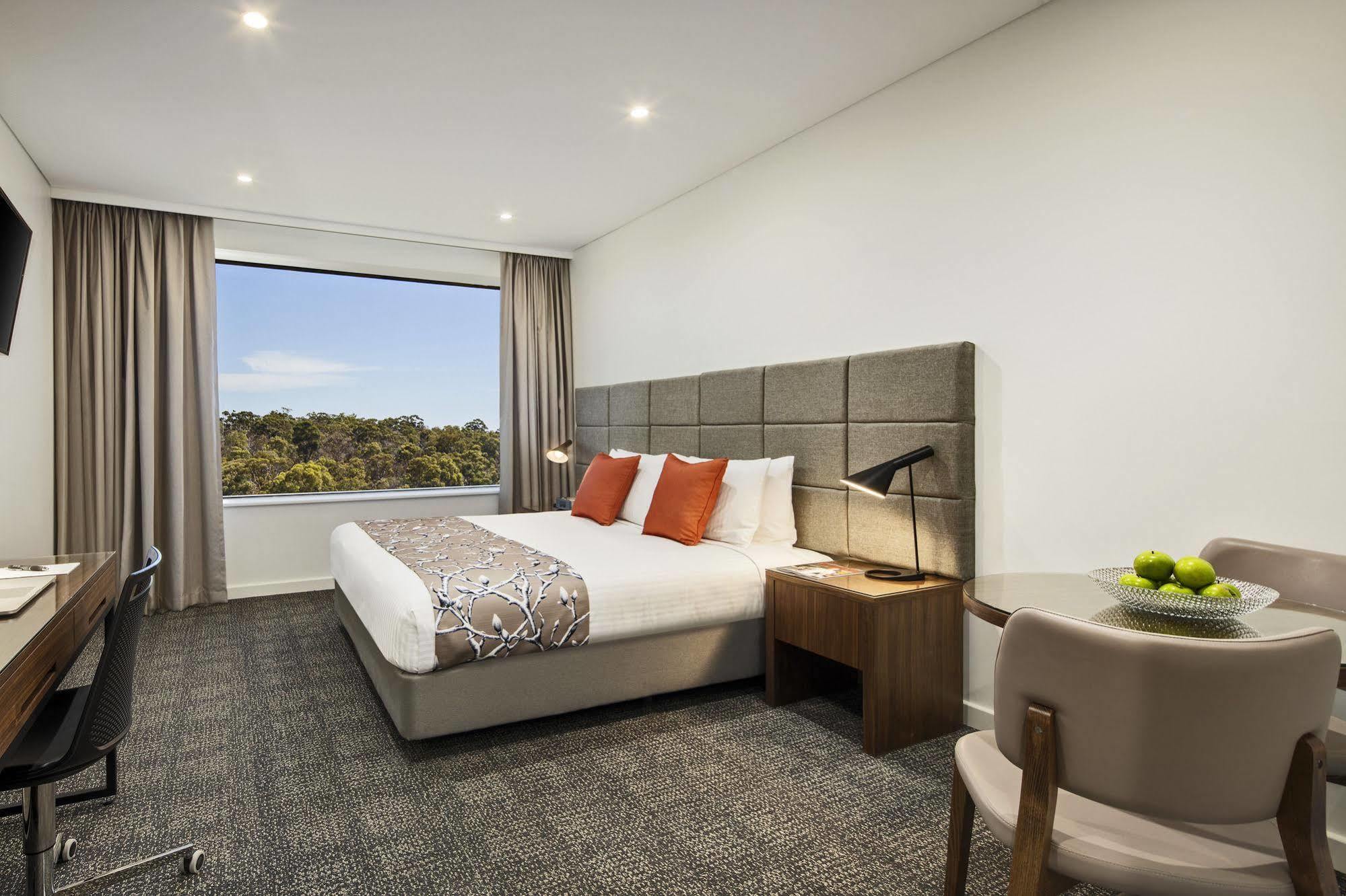 Aparthotel Quest Kings Park 4*