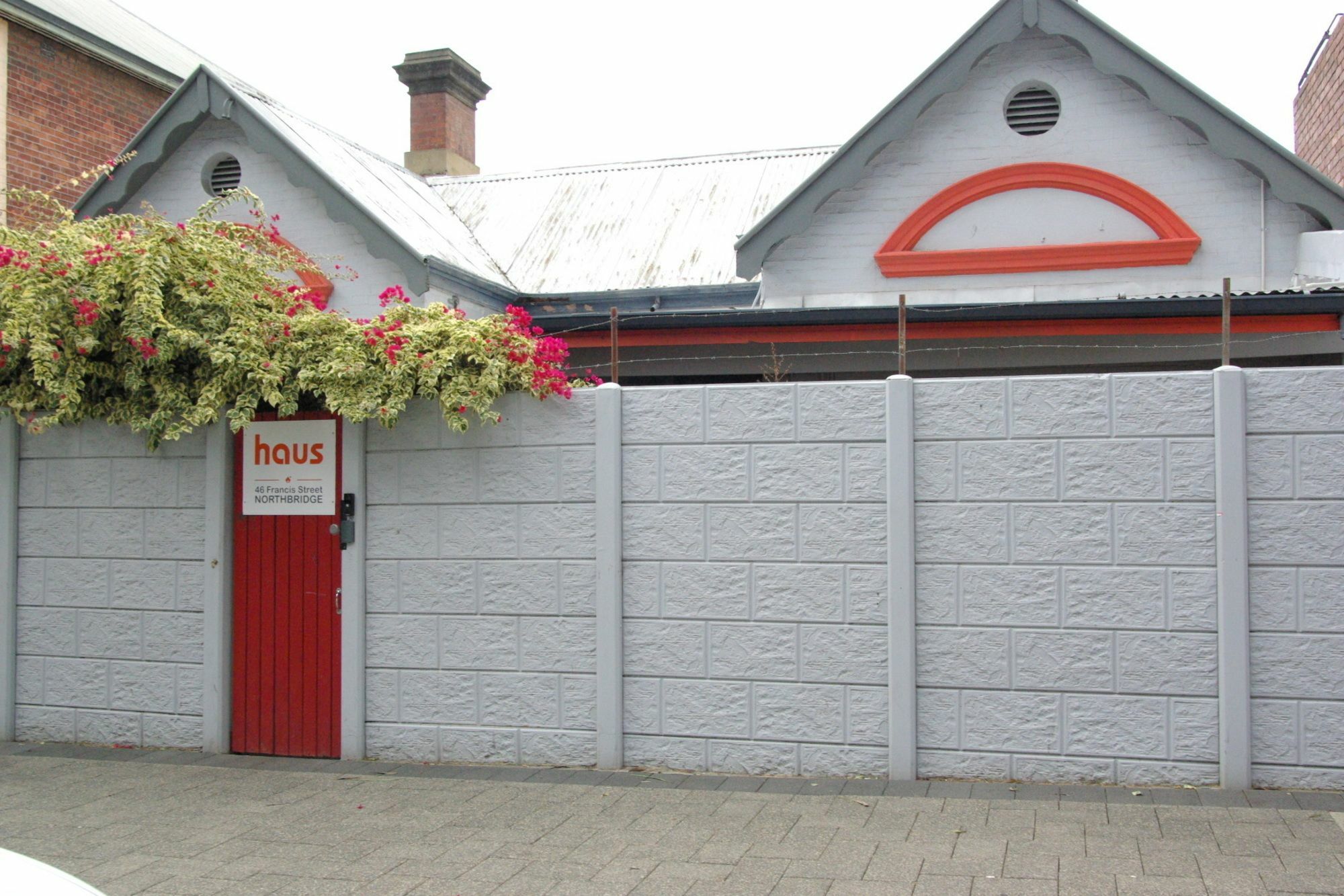 Haus - Note - Valid Passport Required To Check-in