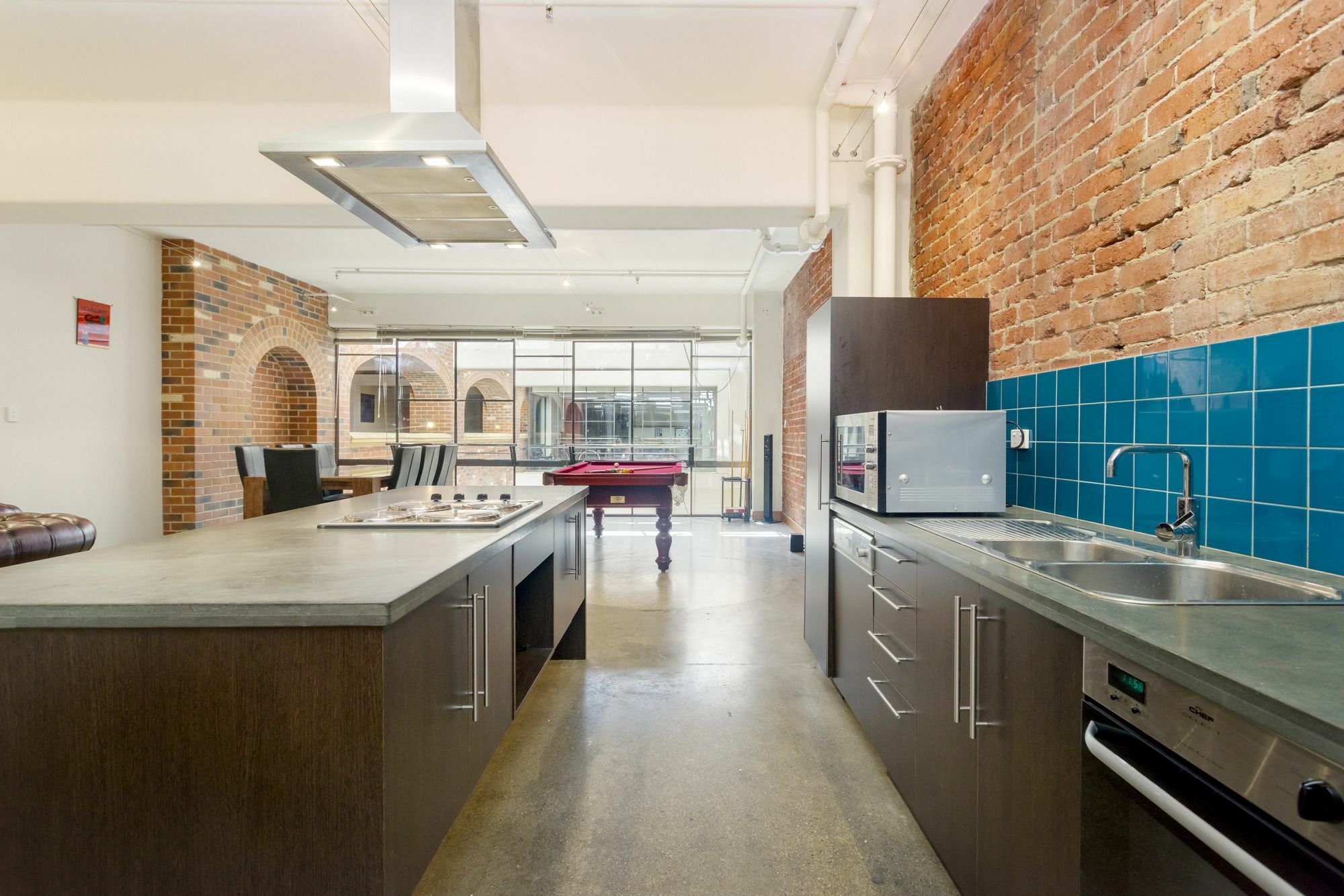 Upscale Polished King Street Apartment Perth
