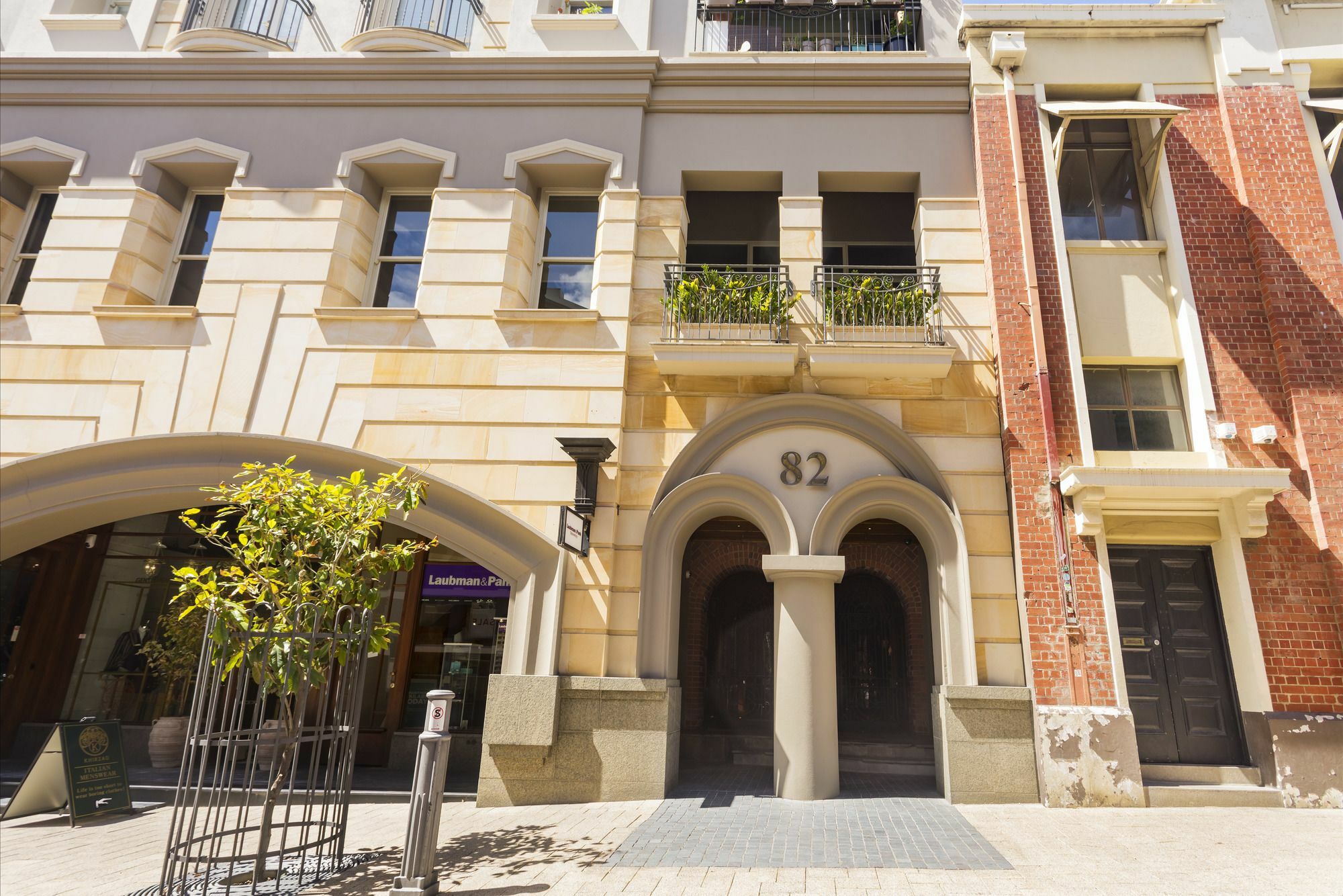 Upscale Polished King Street Apartment *