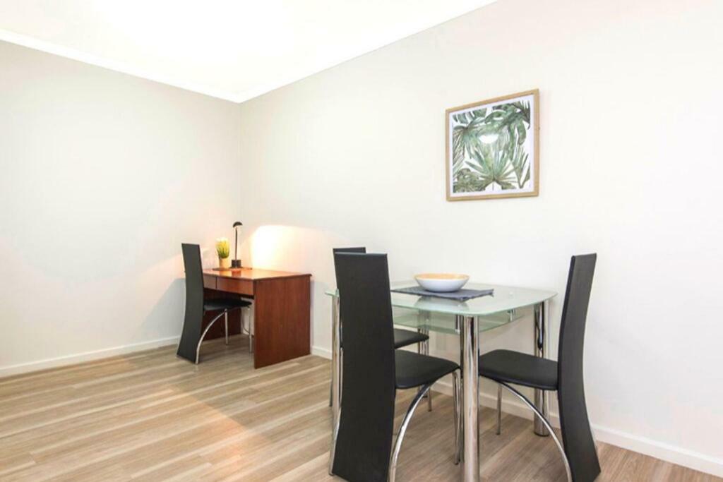 West End 601 - Executive Escapes *