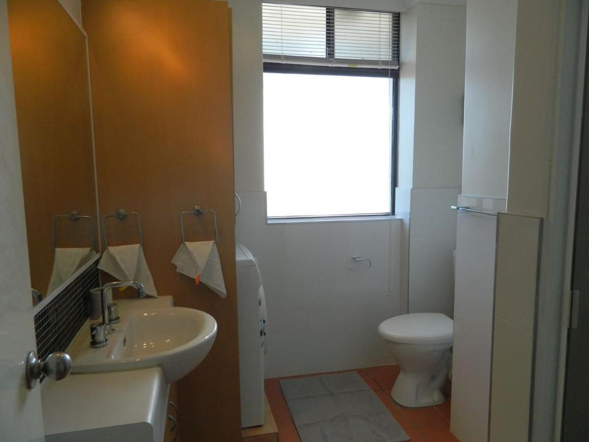 Riverside 2 Bedroom With South Peninsula Views Apartment Perth