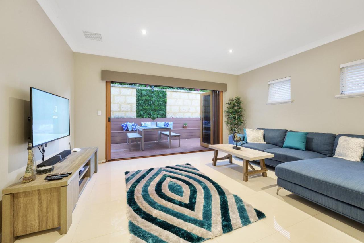 Sorrento Beach Manor Guest house 4*