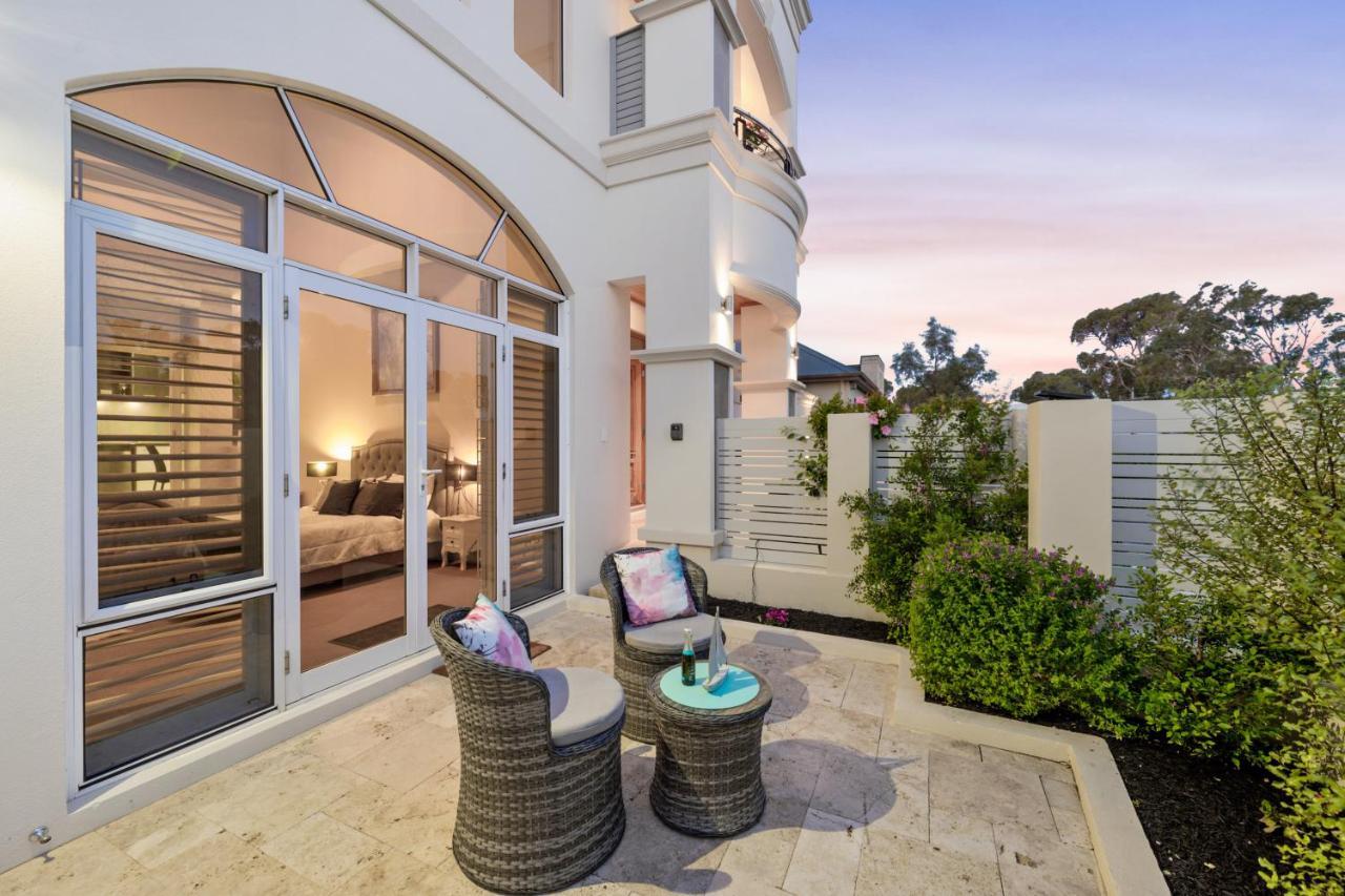 Sorrento Beach Manor Guest house