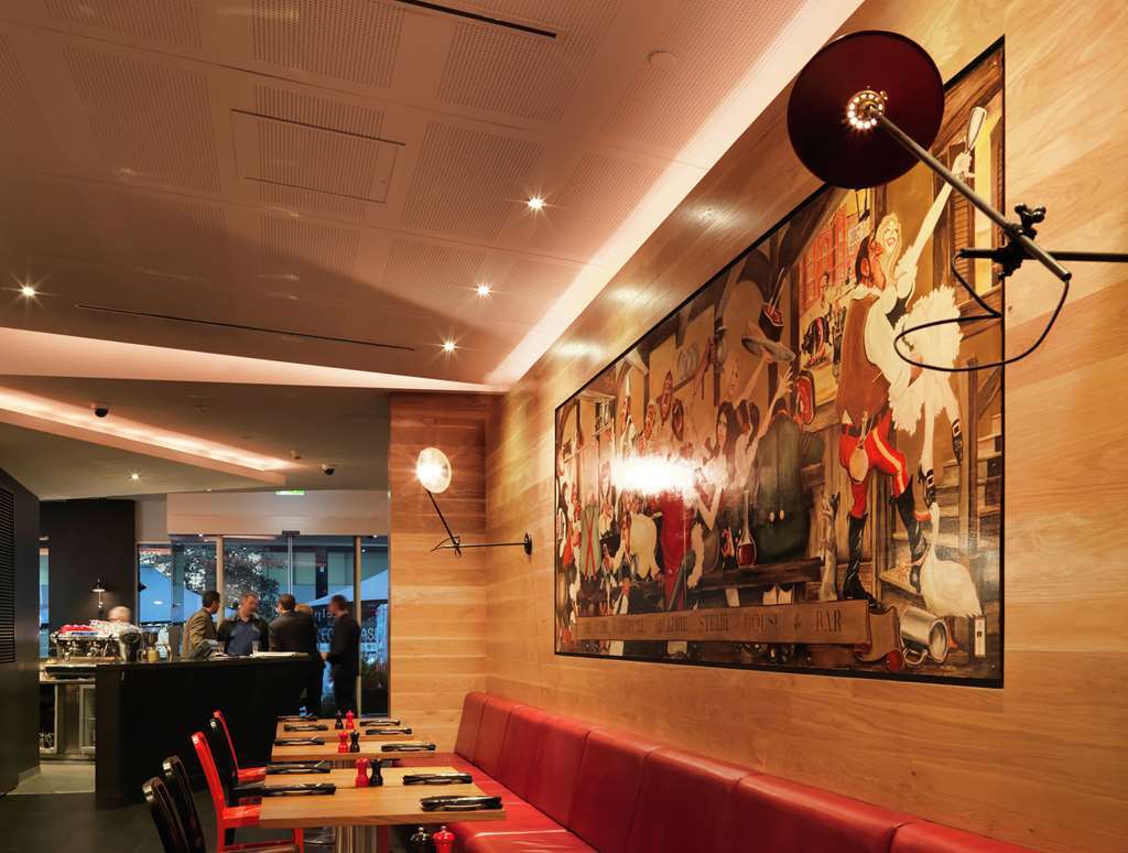 Parmelia Hilton
