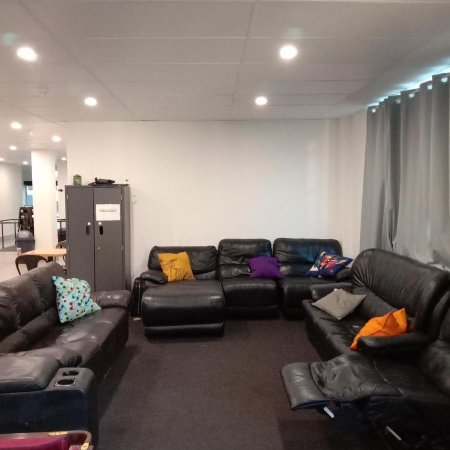 Backpackers - Note - Valid Passport Required To Check In Hostel Perth