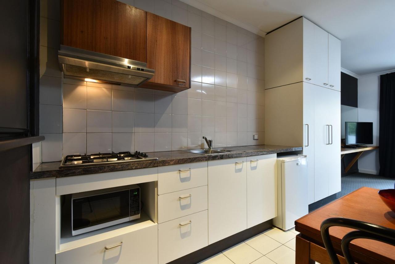 Riverview On Mount Street Aparthotel 4*